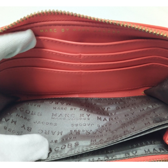 Marc By Marc Jacobs Hot Pink Nylon Zip Around Credit Card Long Wallet - Picture 10 of 16